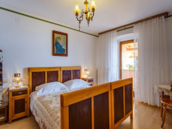 Apartments Zorica Cres (Island Cres)