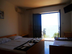 Apartments DADO Starigrad (Paklenica)